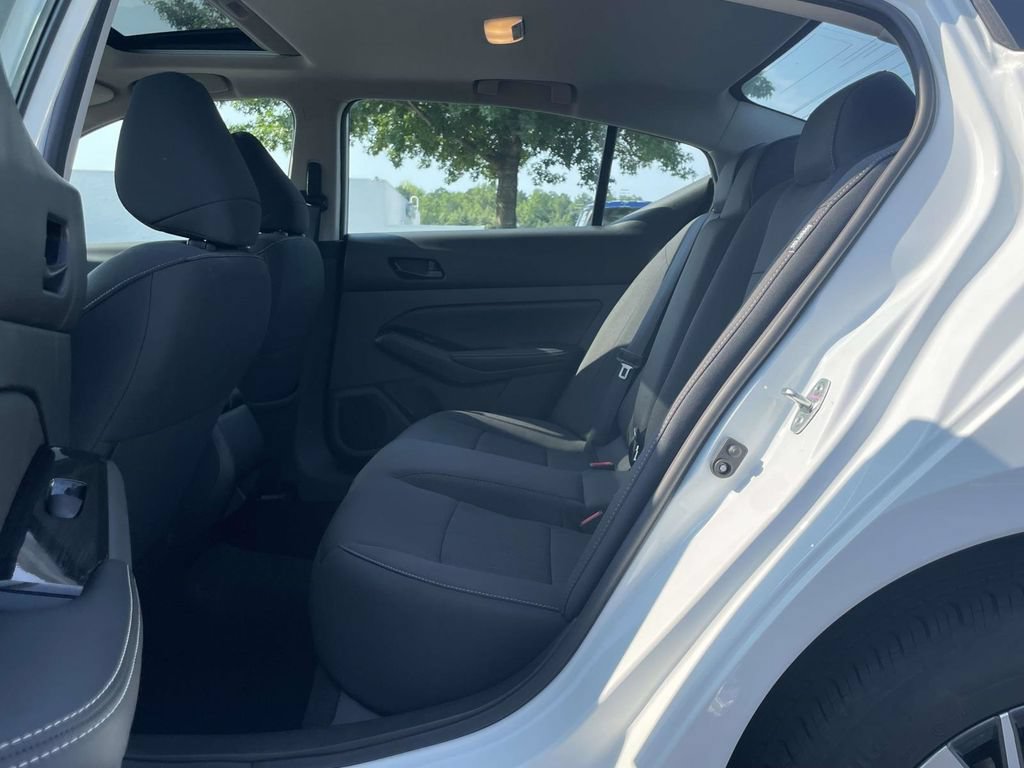 Used 2023 Nissan Altima 2.5 SV w/ SV Premium Package AWD/4WD image 10