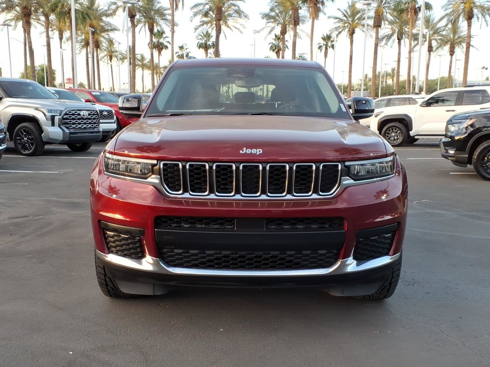 Used 2022 Jeep Grand Cherokee L Laredo w/ Luxury Tech Group I AWD/4WD image 2