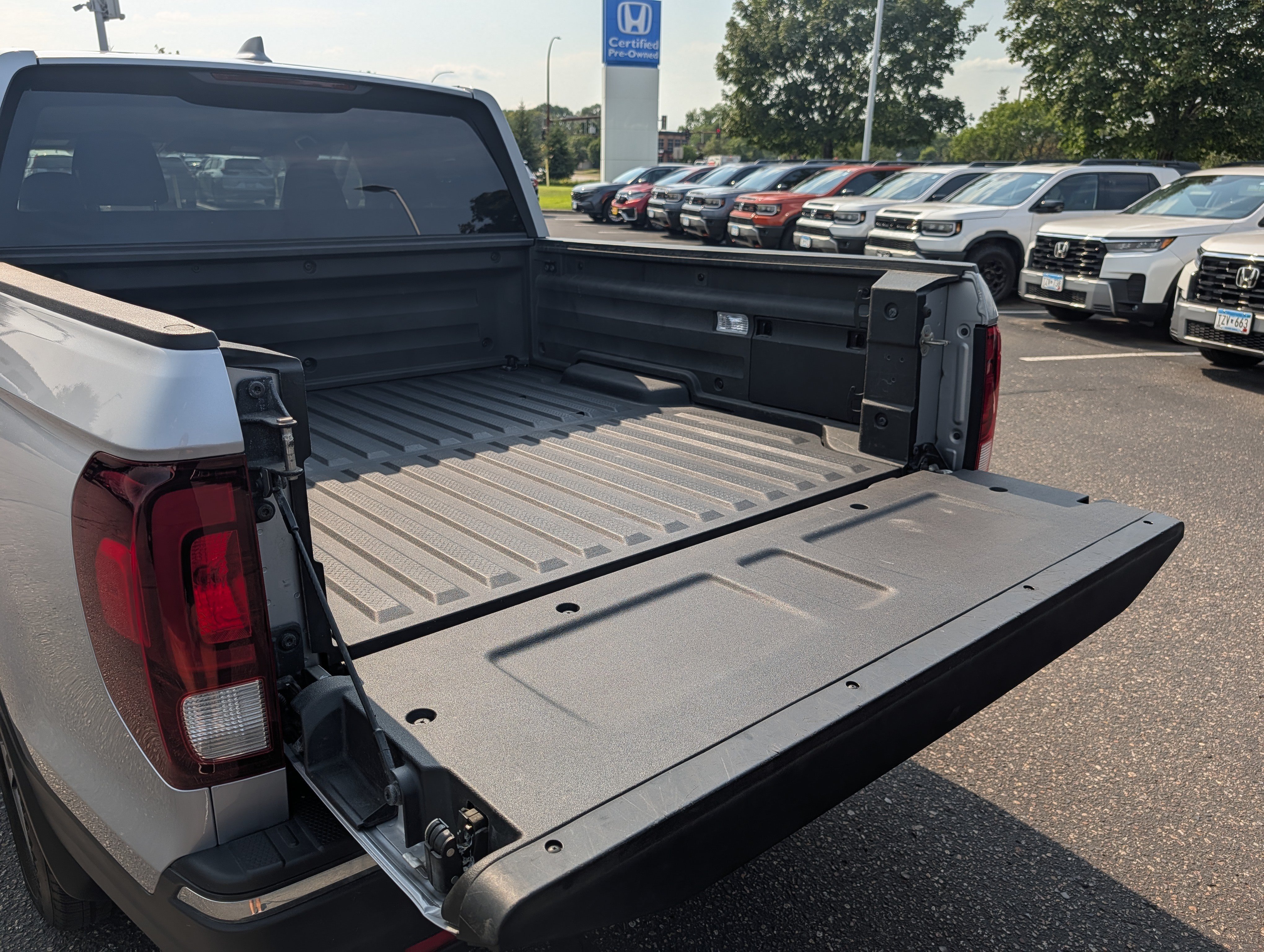 Used 2017 Honda Ridgeline RTL-T image 18