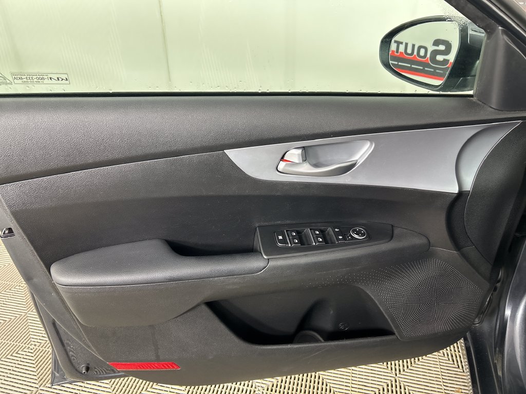 Used 2023 Kia Forte LXS FWD image 11