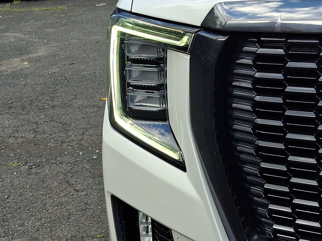 Certified 2023 GMC Yukon XL Denali Ultimate AWD/4WD image 11
