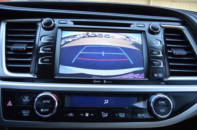 Used 2015 Toyota Highlander XLE FWD image 24