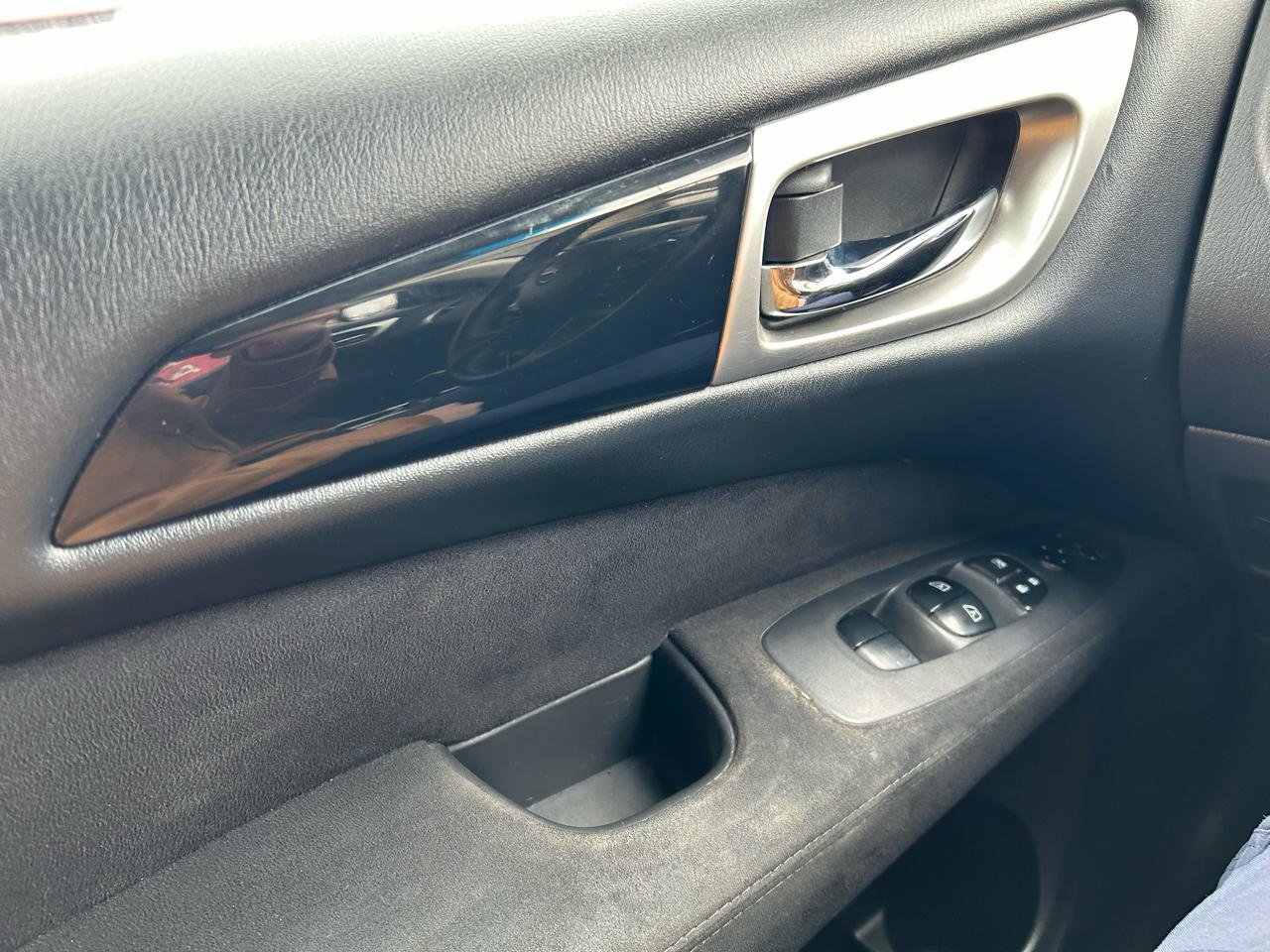 Used 2013 Nissan Pathfinder SV w/ Trailer Tow Pkg image 29