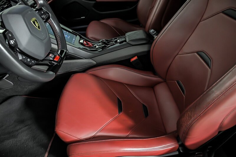 Used 2020 Lamborghini Huracan EVO AWD/4WD image 19