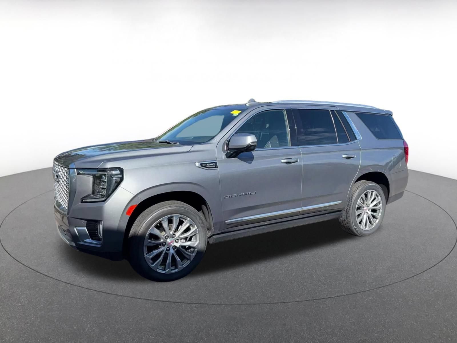 Used 2022 GMC Yukon Denali w/ Denali Premium Package RWD image 6