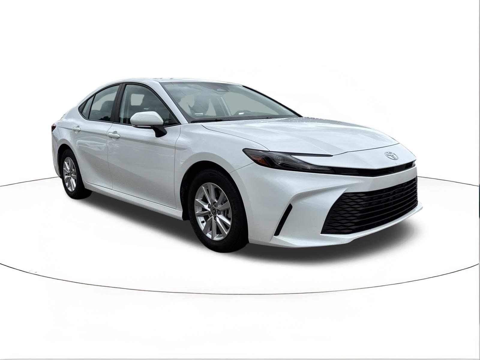 Used 2025 Toyota Camry LE w/ Convenience Package FWD image 1