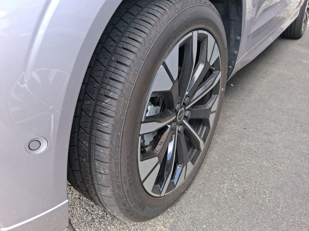 New 2026 Volvo XC60 B5 Plus w/ Climate Package AWD/4WD image 4