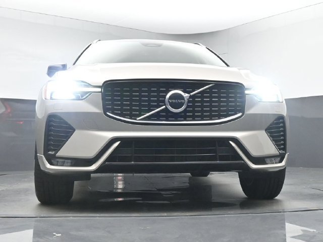 Used 2024 Volvo XC60 B5 Core w/ Protection Package Premier AWD/4WD image 35
