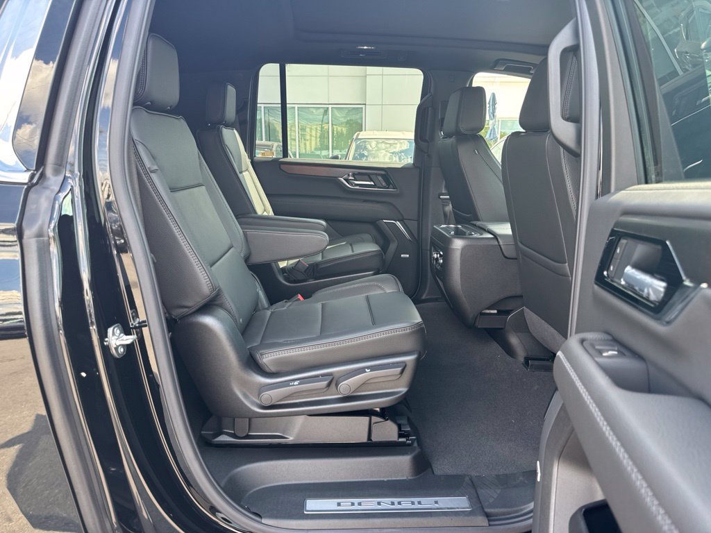 New 2026 GMC Yukon XL Denali w/ Sun & Power Step Package AWD/4WD image 27