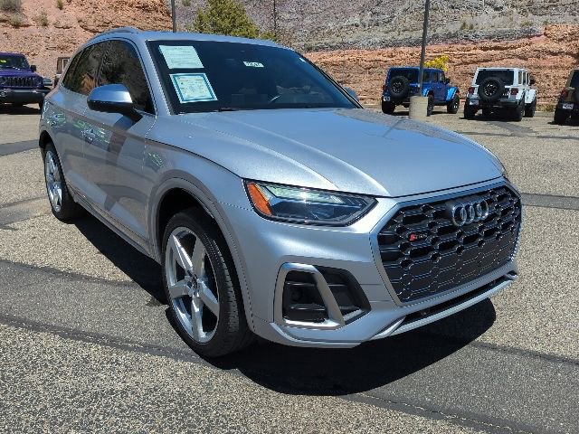Used 2022 Audi SQ5 Premium Plus w/ Premium Plus Package AWD/4WD image 3