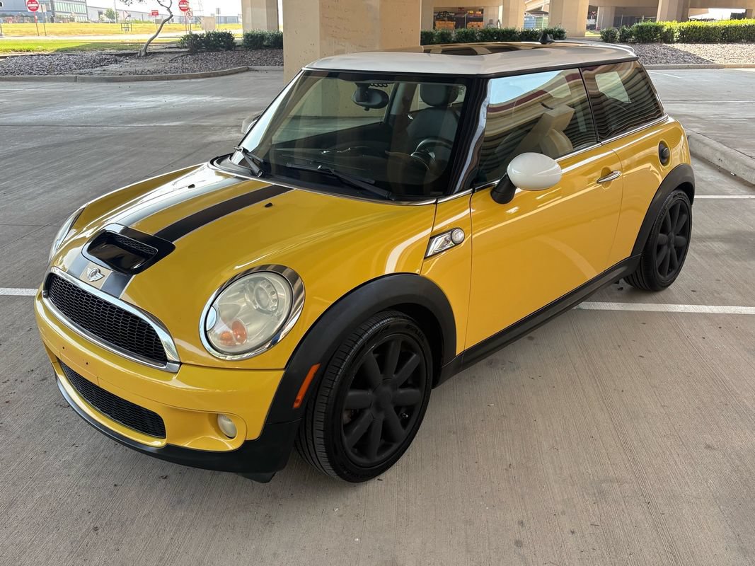 Used 2009 MINI Cooper S FWD image 2