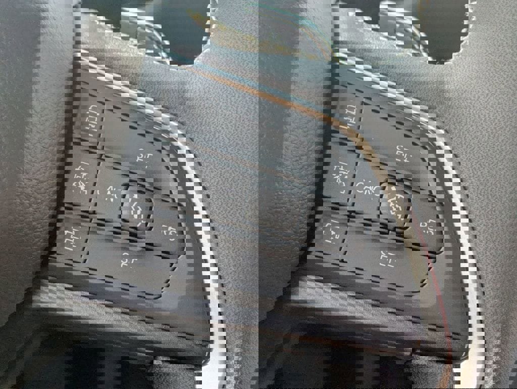 New 2025 Jeep Grand Cherokee Altitude image 16