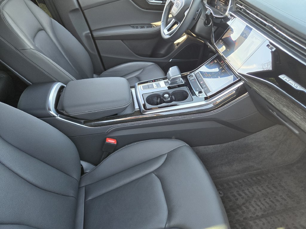 Certified 2024 Audi Q8 Premium Plus AWD/4WD image 17