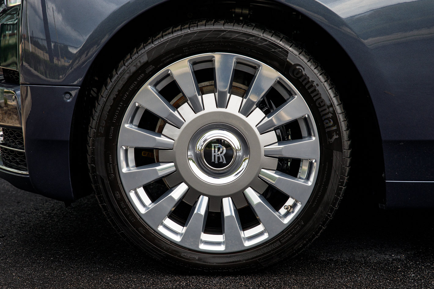 Certified 2020 Rolls-Royce Phantom Sedan RWD image 11