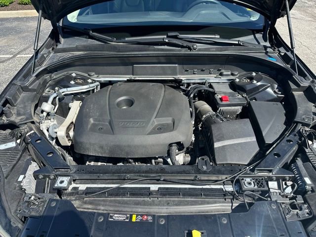 Used 2021 Volvo XC60 T5 Momentum AWD/4WD image 12