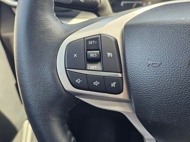 Used 2023 Ford Explorer XLT w/ Equipment Group 202A AWD/4WD image 33