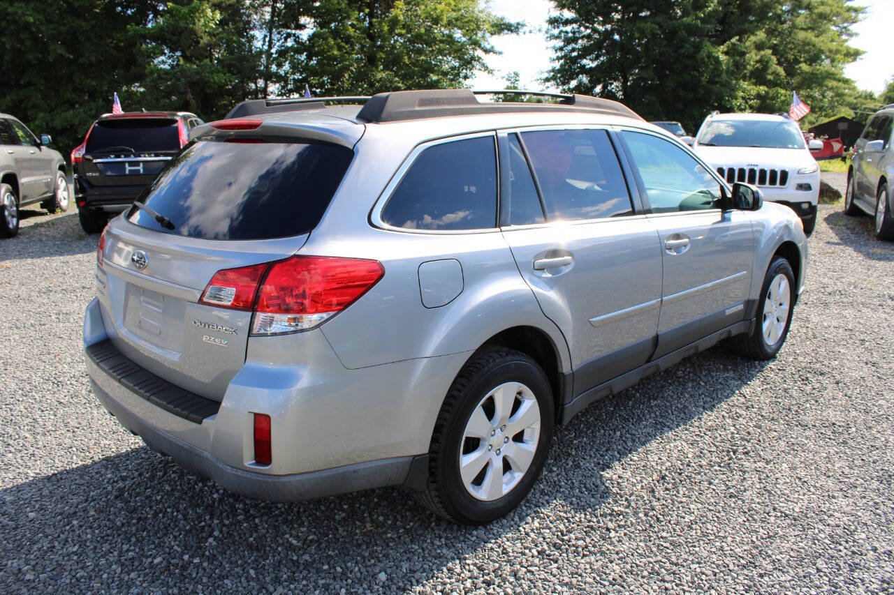 Used 2011 Subaru Outback 2.5i Premium w/ All-Weather Pkg AWD/4WD image 7