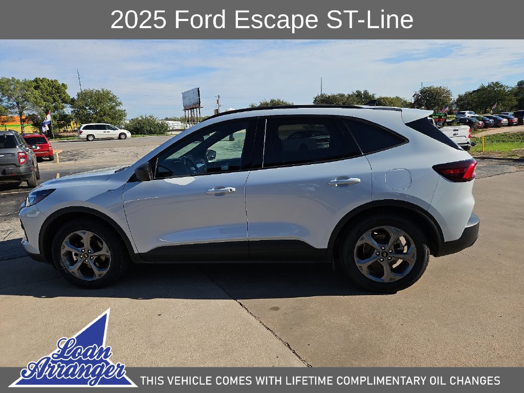 Used 2025 Ford Escape ST-Line FWD image 7
