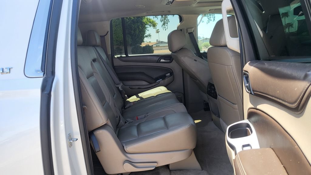 Used 2017 Chevrolet Suburban LT RWD image 26