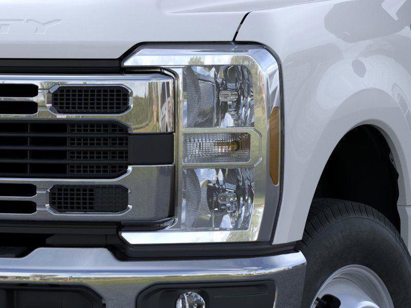 New 2026 Ford F350 XL w/ XL Chrome Package image 31