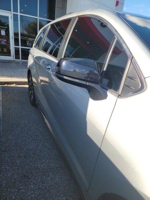 Used 2022 Toyota Sienna XSE FWD image 12