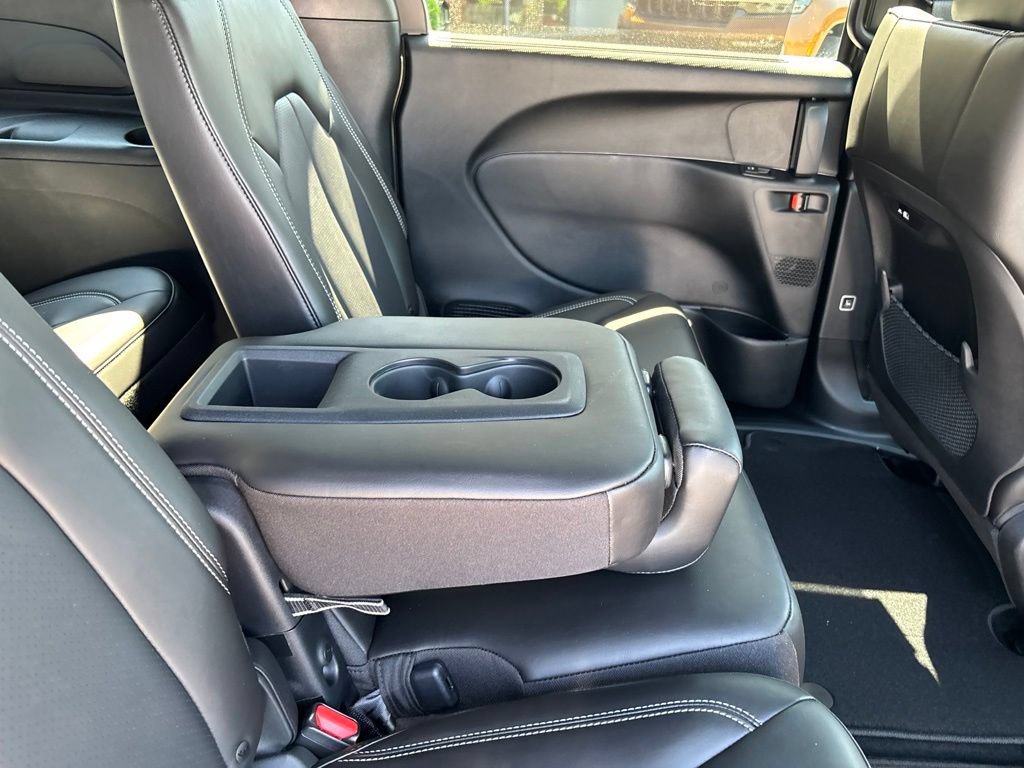 New 2027 Chrysler Pacifica Select FWD image 22