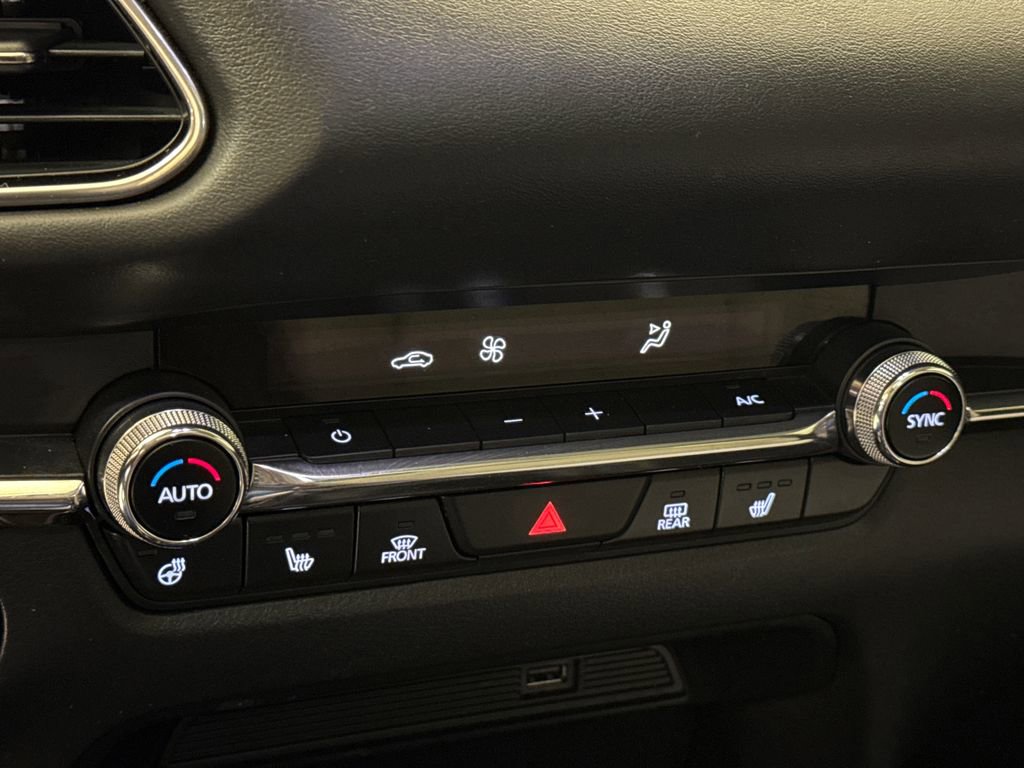 Used 2021 MAZDA CX-30 2.5 Turbo w/ Premium Plus Pkg image 28