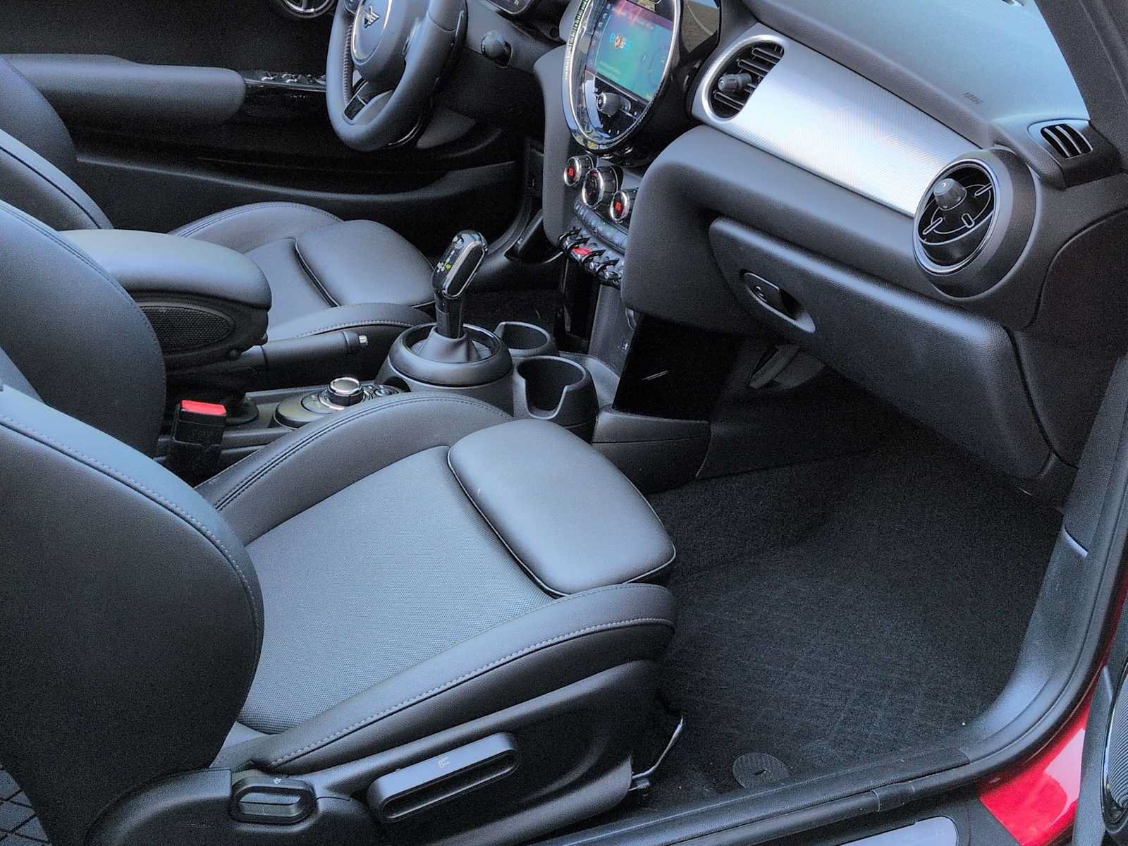 Used 2024 MINI Cooper S FWD image 23