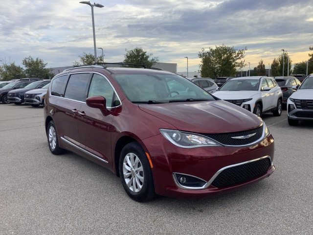 Used 2018 Chrysler Pacifica Touring-L Plus FWD image 3