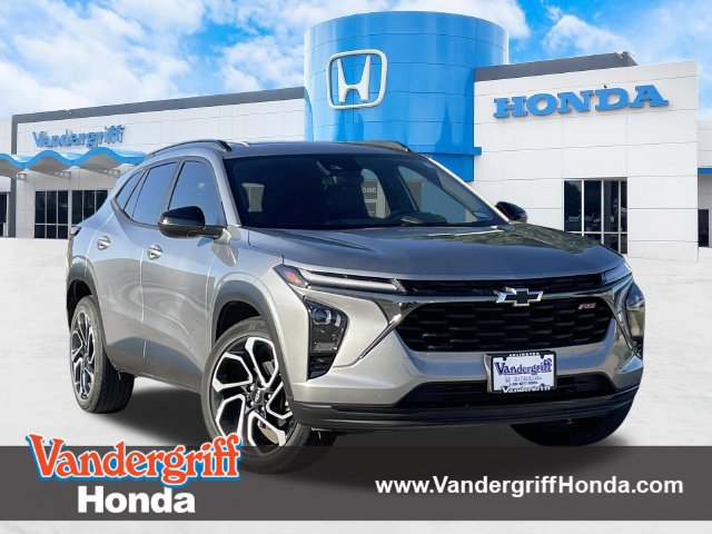 Used 2024 Chevrolet Trax RS w/ Sunroof Package FWD image 1