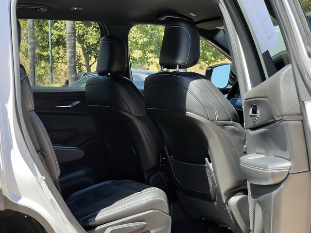 Used 2023 Jeep Grand Cherokee L Laredo image 44