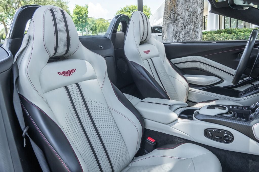 Used 2022 Aston Martin V8 Vantage Roadster RWD image 19
