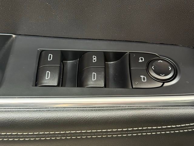 Used 2025 GMC Acadia Elevation image 33