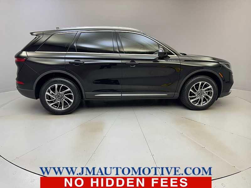 Used 2022 Lincoln Corsair AWD w/ Equipment Group 101A image 6