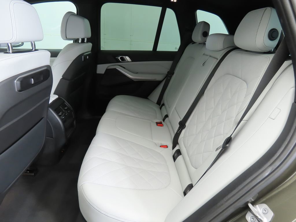 Certified 2024 BMW X5 xDrive40i w/ Premium Package image 21