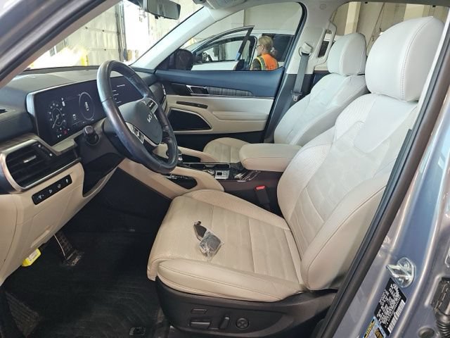 Used 2024 Kia Telluride SX Prestige w/ Towing Package AWD/4WD image 9