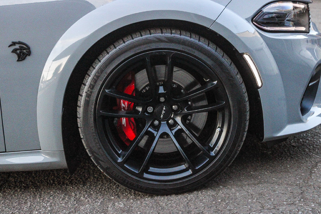 Used 2022 Dodge Charger SRT Hellcat w/ Carbon/Suede Interior Package RWD image 11