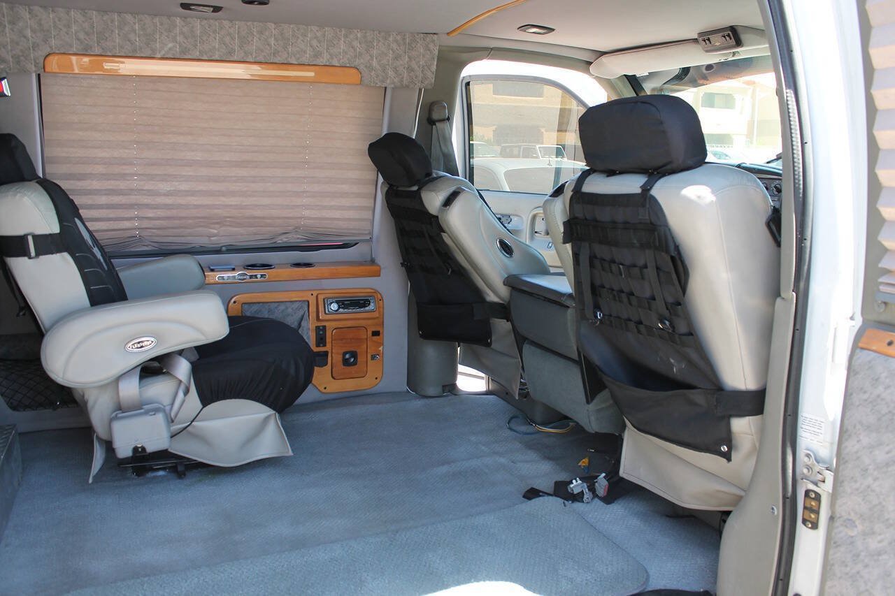 Used 2000 GMC Savana 1500 w/ Marketing Option Pkg 1SE RWD image 27