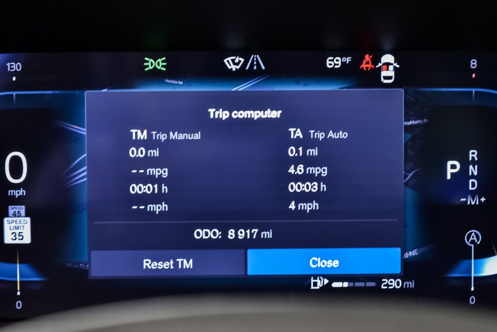 Certified 2025 Volvo XC60 B5 Plus image 13