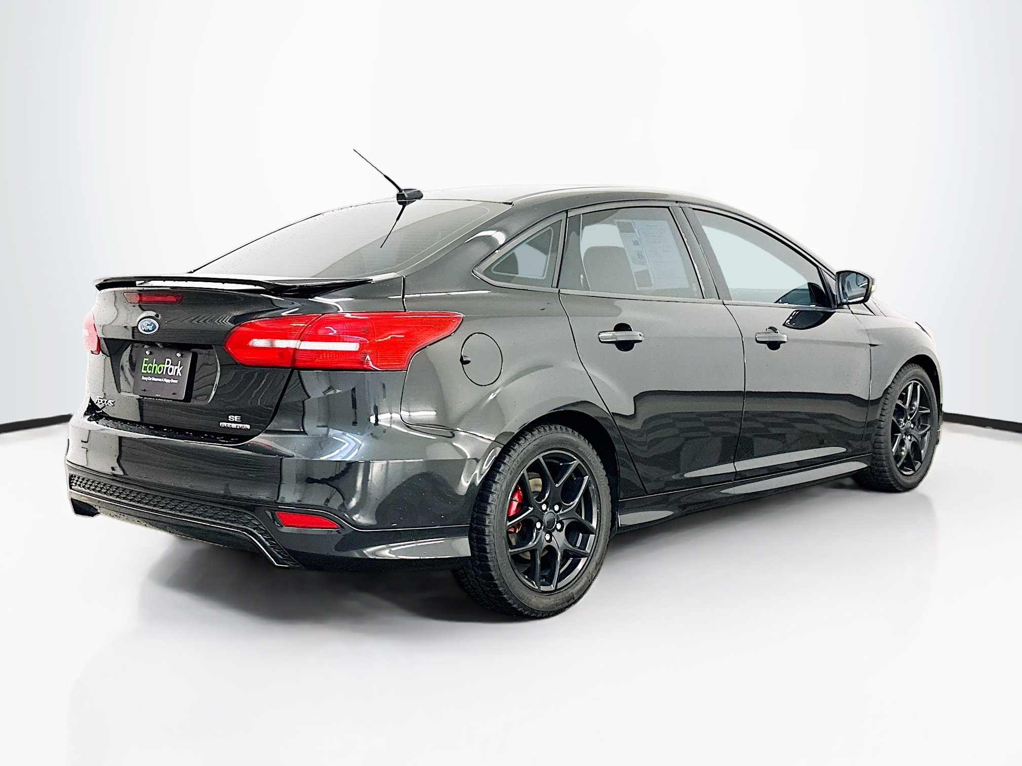 Used 2015 Ford Focus SE w/ SE Sport Package FWD image 9