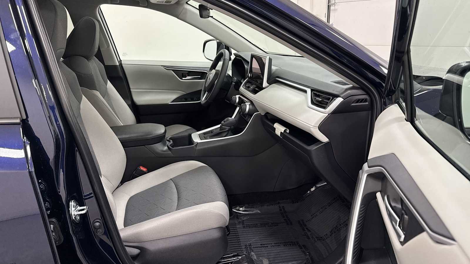 New 2025 Toyota RAV4 XLE image 30