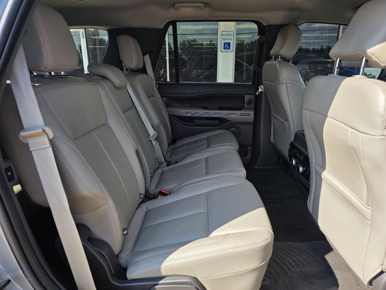 Used 2019 Ford Expedition XLT w/ Equipment Group 202A AWD/4WD image 23