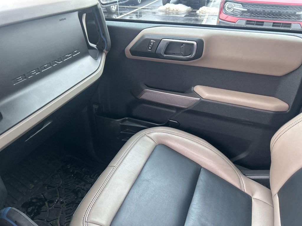 Used 2023 Ford Bronco Wildtrak image 3
