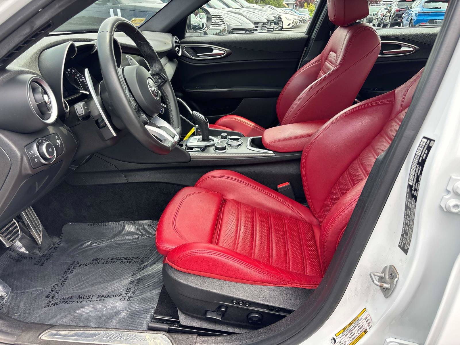 Used 2022 Alfa Romeo Giulia Veloce AWD/4WD image 10
