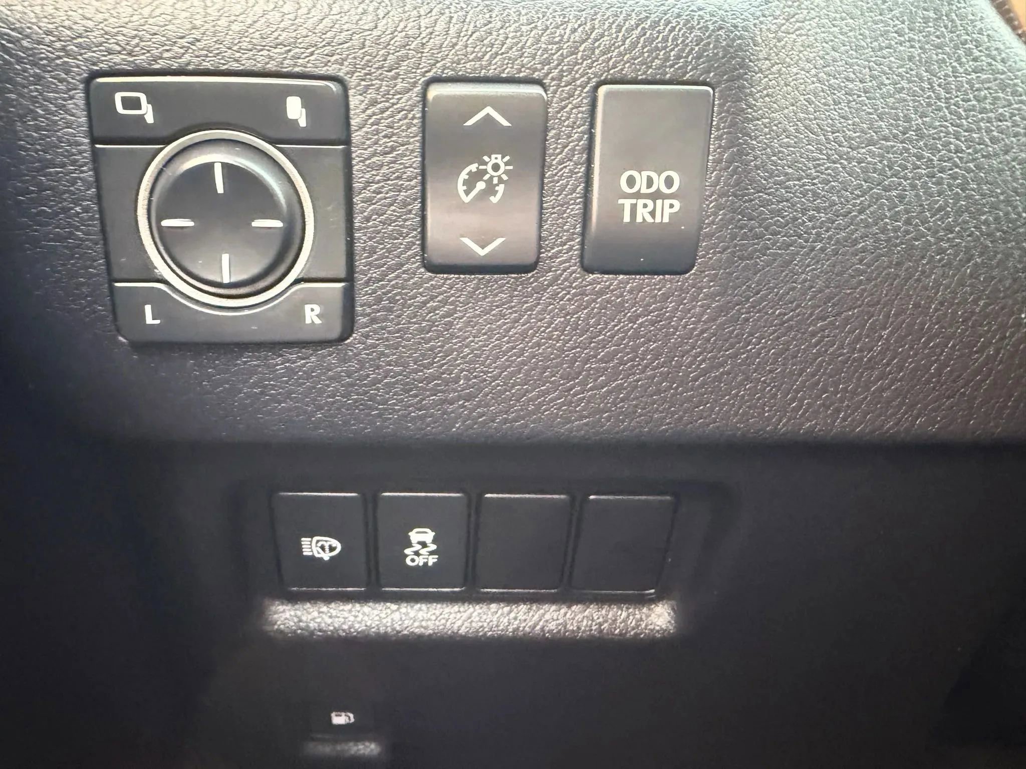 Used 2015 Lexus GX 460 w/ Premium Package image 17