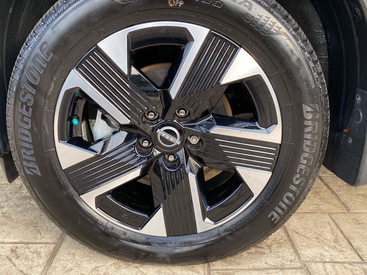 Certified 2025 Nissan Kicks SV AWD/4WD image 14