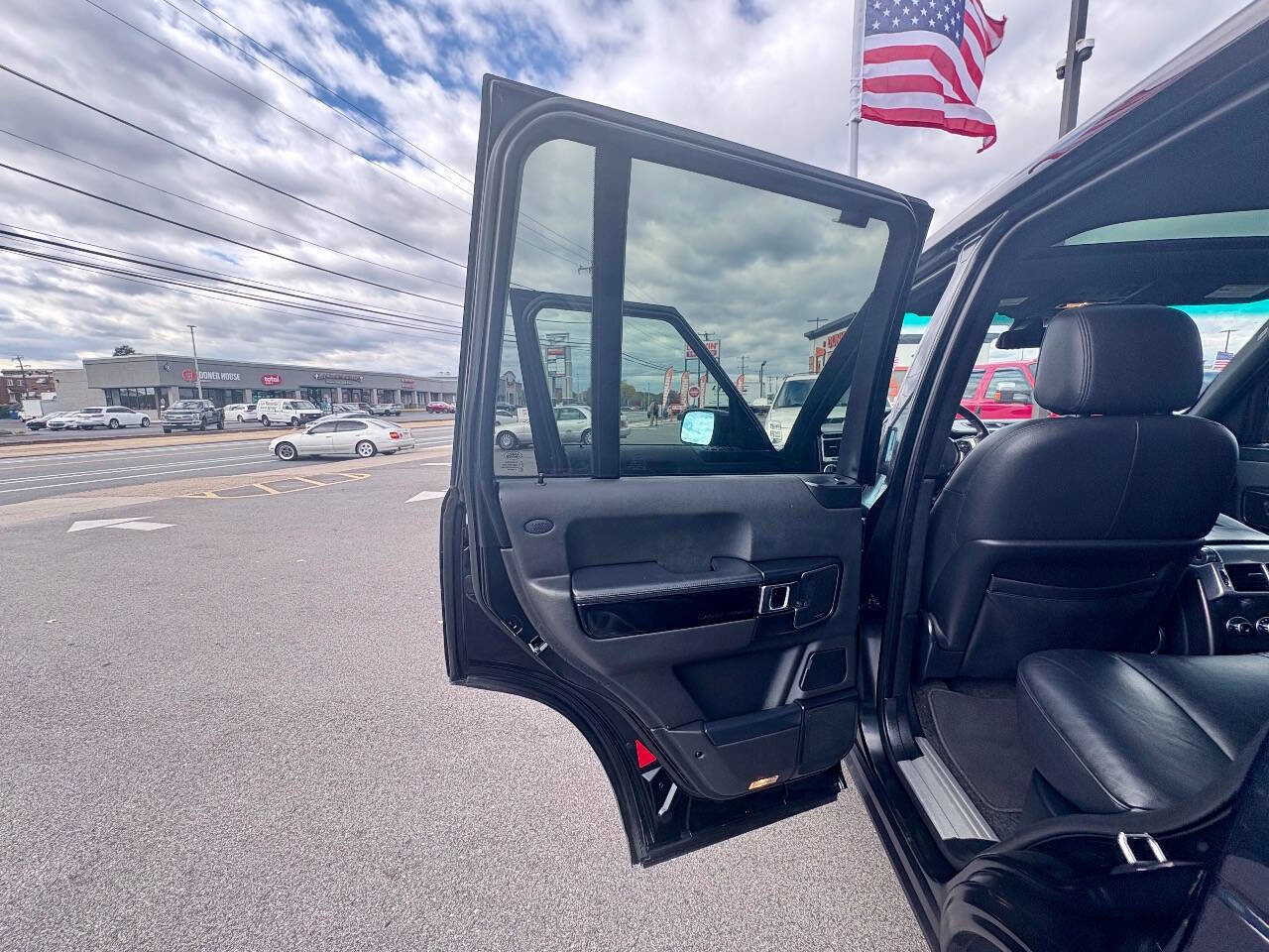 Used 2012 Land Rover Range Rover HSE image 26