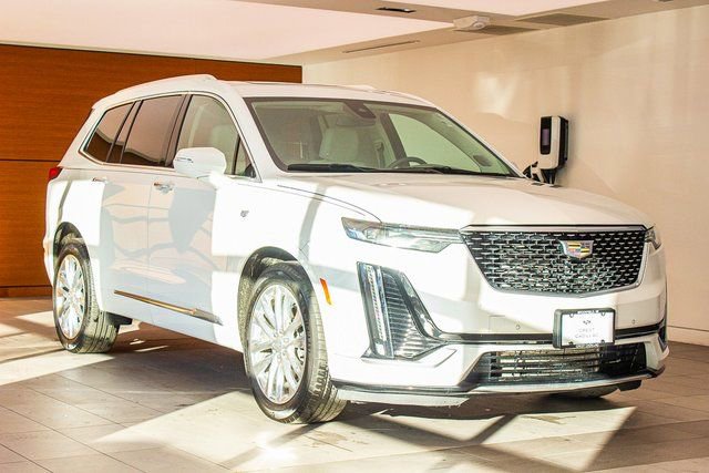 Used 2022 Cadillac XT6 Premium Luxury image 5