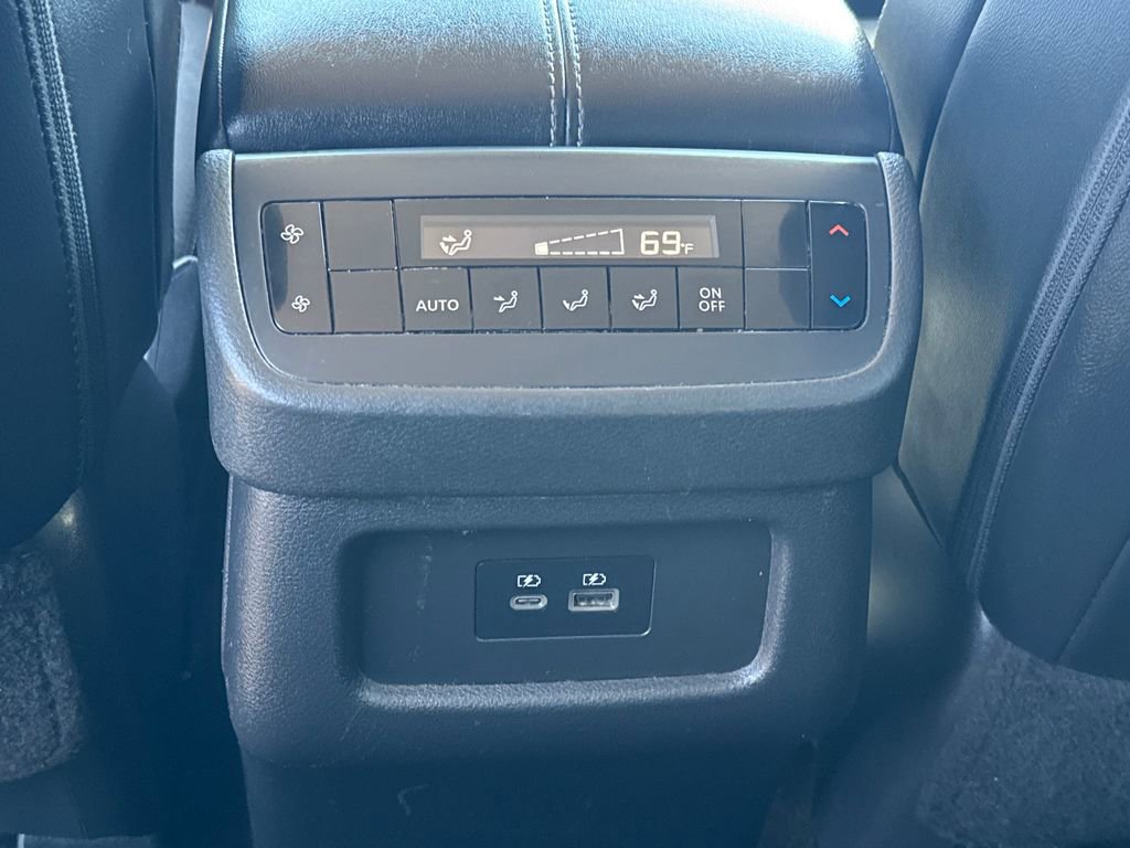Used 2023 Nissan Pathfinder SL AWD/4WD image 40