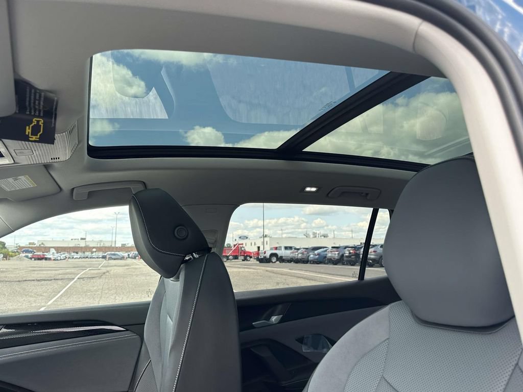 New 2026 Volkswagen Tiguan SE AWD/4WD image 15